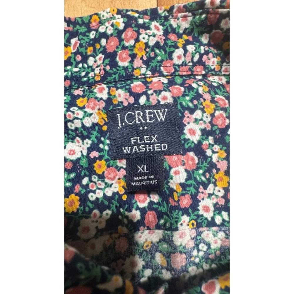 J.Crew Mens Flex Washed Short Sleeve Button Down Shirt XL Navy Floral Stretch‎